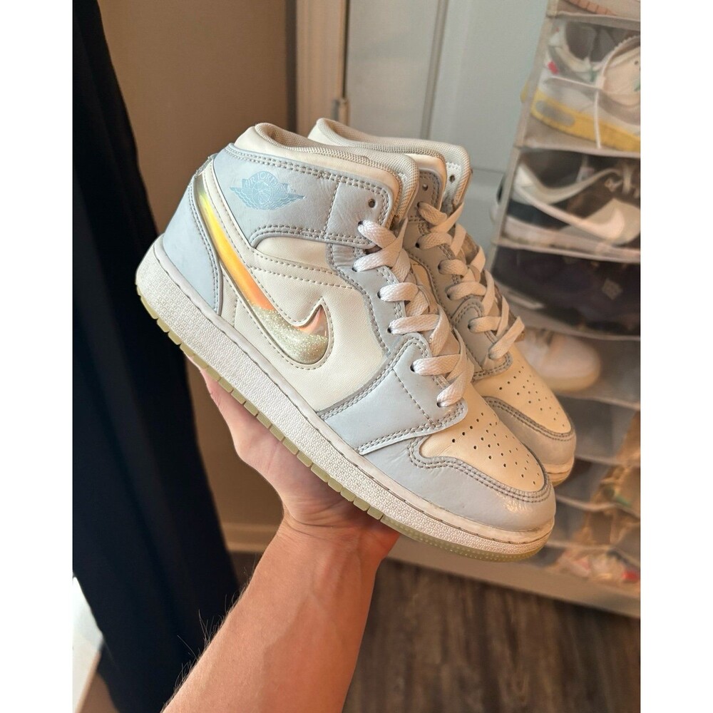 Air Jordan 1 Mid SE Glitter Swoosh Size Women’s 7